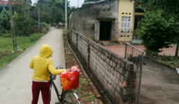 Cán bộ xã khiến nữ sinh lớp 11 mang bầu: Vừa sinh con xong đã có người tới hỏi mua